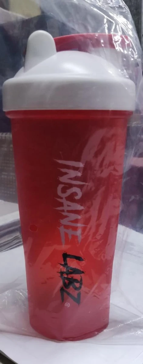 SHAKER INSANE 20 OZ ROJO TAPA BLANCA *OFERTA*
